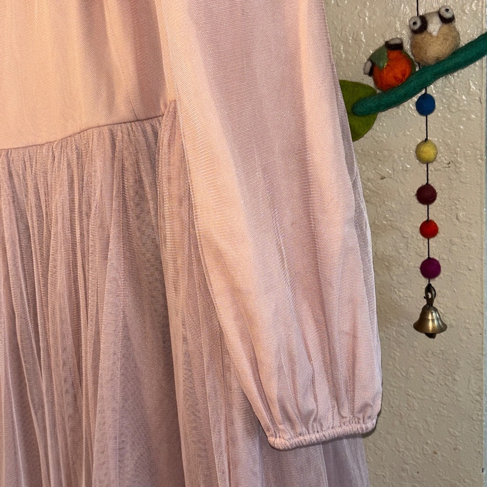 NWT JessaKae Allora Dress in Rose by the brand.
Color: Rose (a dusty pink)
Desi - Picture 7 of 11